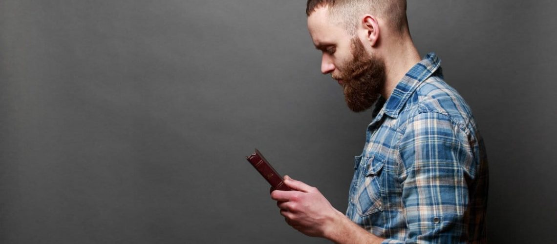 49989-PrayingPastor@Thinkstock4maksym.1200w.tn